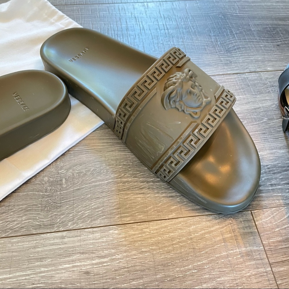 Men’s Versace Slides - Picture 5 of 7